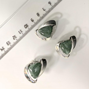Серьги с10016 (10.19 г), серебро,  Зеленый Клинохлор купить в интернет-магазине Циркон С