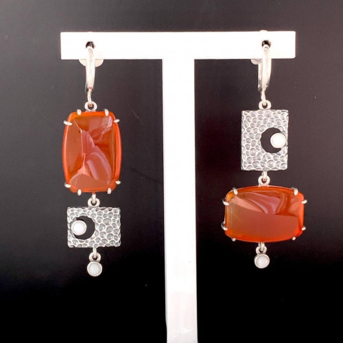 Серьги с10027 (12.65 г), серебро,  Белый, Коричневый Кахолонг (Имит), Сердолик купить в интернет-магазине Циркон С