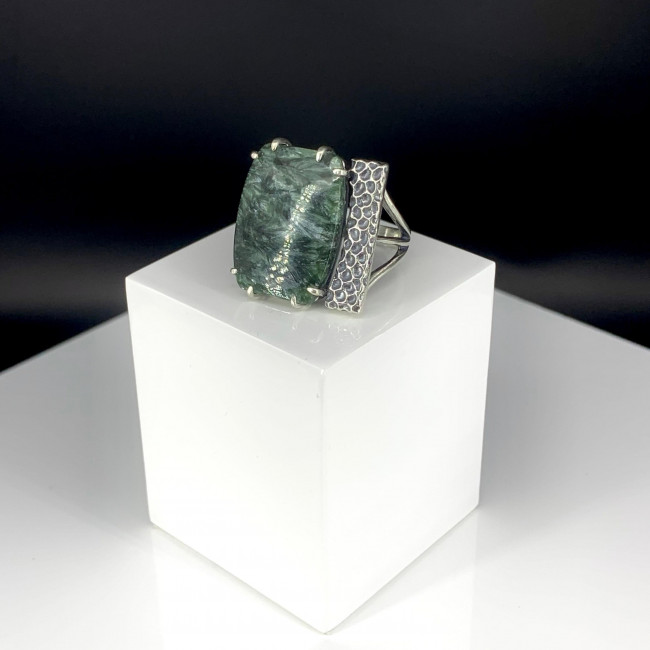 Кольцо к10027 (6.52 г), серебро, зеленый, клинохлор купить в интернет-магазине Циркон С