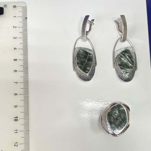 Кольцо к10029 (8.22 г), серебро,  Зеленый Клинохлор купить в интернет-магазине Циркон С