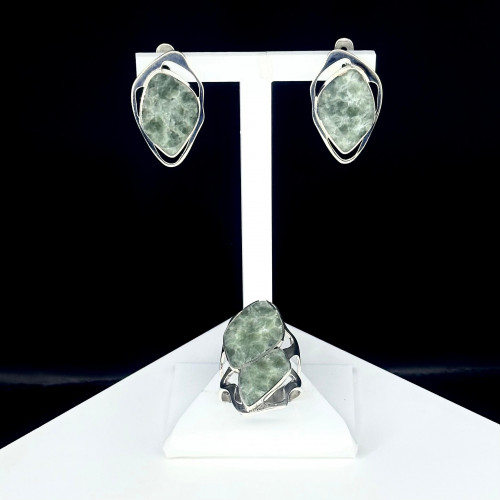 Серьги с10030 (9.98 г), серебро,  Зеленый Жадеит купить в интернет-магазине Циркон С