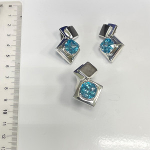 Серьги из серебра с фианитами с10044