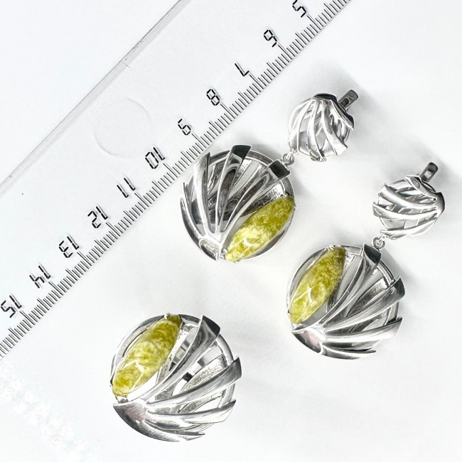 Серьги с10056 (23.32 г), серебро, зелено-желтый, лизардит купить в интернет-магазине Циркон С