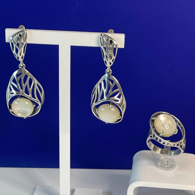 Серьги с10059 (10.00 г), серебро,  Белый Перламутр купить в интернет-магазине Циркон С