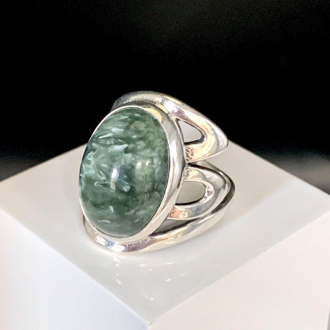 Серебряное кольцо Циркон к10091, зеленый, клинохлор Кольцо к10091 (7.46 г), серебро, зеленый, клинохлор купить в интернет-магазине Циркон С