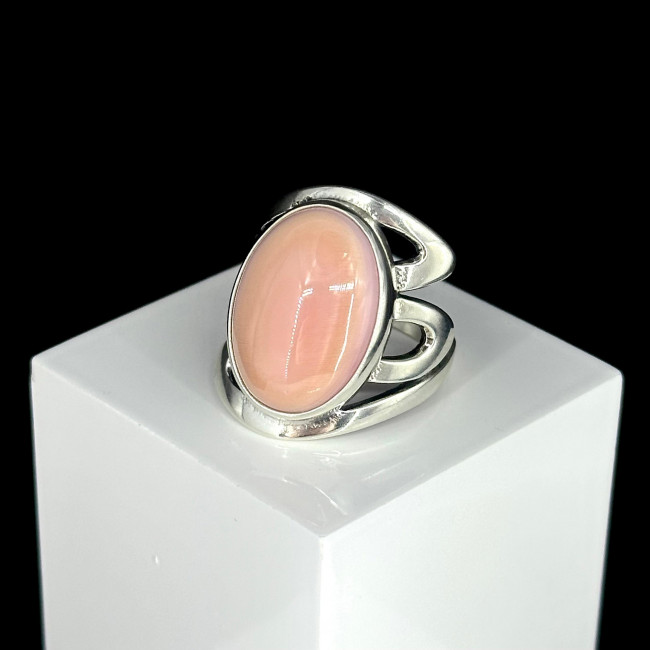 Серебряное кольцо Циркон к10091, розовый, коралл Кольцо к10091 (7.58 г), серебро, розовый, коралл купить в интернет-магазине Циркон С