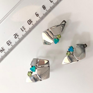 Серьги из серебра с опалом с10099