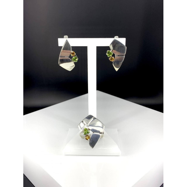 Кольцо к10099 (5.46 г), серебро, зелено-желтый, рыжий, хризолит, цитрин купить в интернет-магазине Циркон С