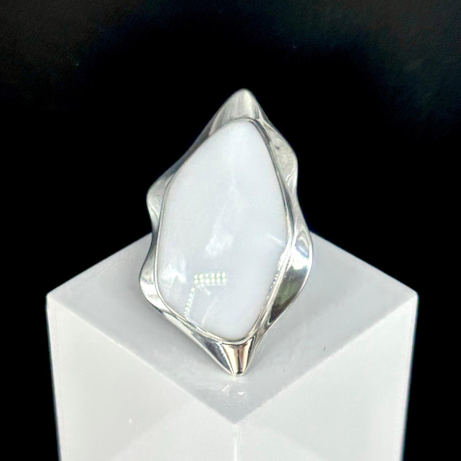 Кольцо к10100 (7.62 г), серебро, белый, кахолонг (имит) купить в интернет-магазине Циркон С