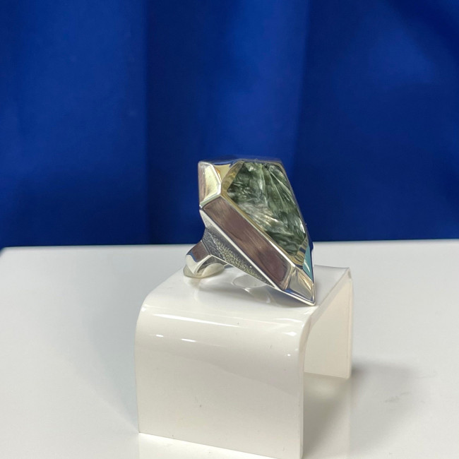 Кольцо к10101 (8.70 г), серебро, зеленый, клинохлор купить в интернет-магазине Циркон С
