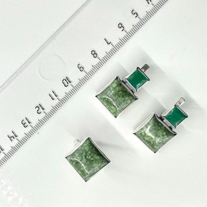 Серьги из серебра с зеленым агатом с10102