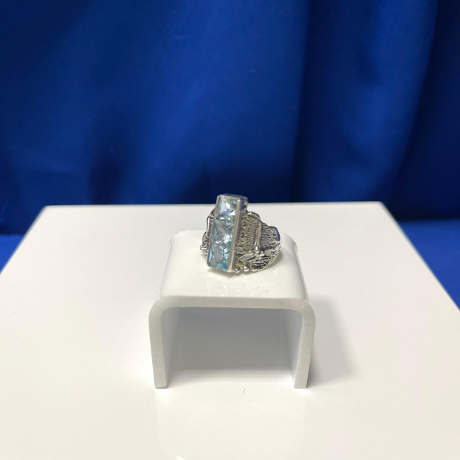 Кольцо к10103 (7.00 г), серебро, голубой, топаз скай купить в интернет-магазине Циркон С