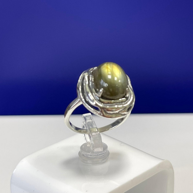 Кольцо к10109 (5.32 г), серебро, зеленый, лабрадор купить в интернет-магазине Циркон С