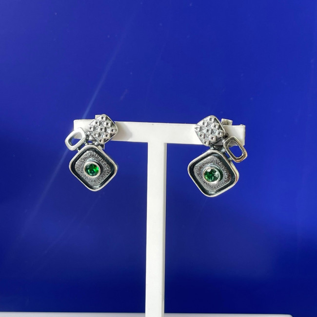Серьги с10113 (12.81 г), серебро, зеленый, кварц (имит) купить в интернет-магазине Циркон С