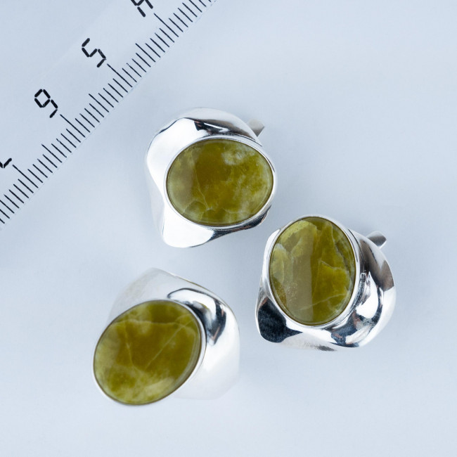 Серьги с10136 (9.12 г), серебро, зелено-желтый, лизардит купить в интернет-магазине Циркон С