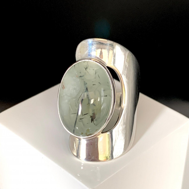 Серебряное кольцо Циркон к10137, зеленый, пренит Кольцо к10137 (8.14 г), серебро, зеленый, пренит купить в интернет-магазине Циркон С