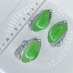 Кольцо из серебра 925 пробы с фианитами к10139