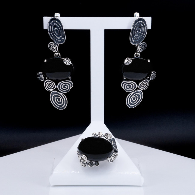 Серебряное кольцо Циркон к10155, черный, агат Кольцо к10155 (6.29 г), серебро, черный, агат купить в интернет-магазине Циркон С