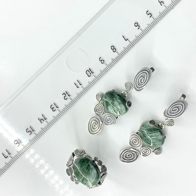 Серебряное кольцо Циркон к10155, зеленый, клинохлор Кольцо к10155 (6.56 г), серебро, зеленый, клинохлор купить в интернет-магазине Циркон С