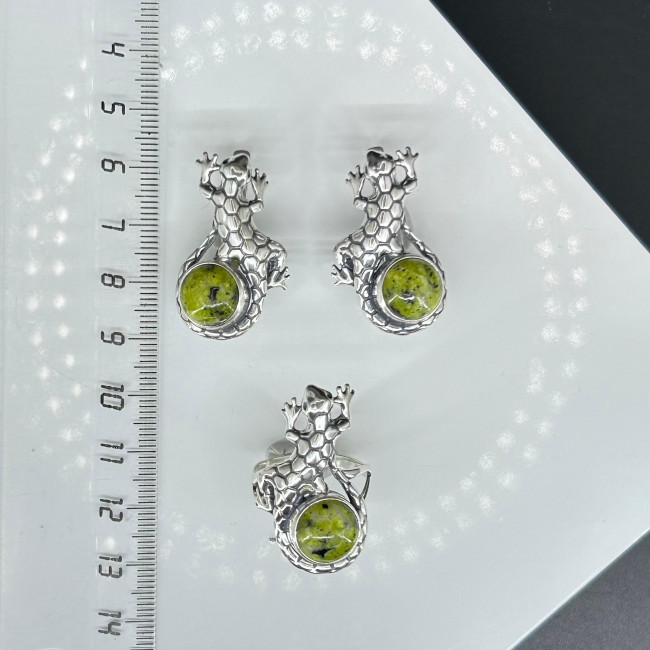 Серьги с10156 (15.88 г), серебро, зелено-желтый, лизардит купить в интернет-магазине Циркон С