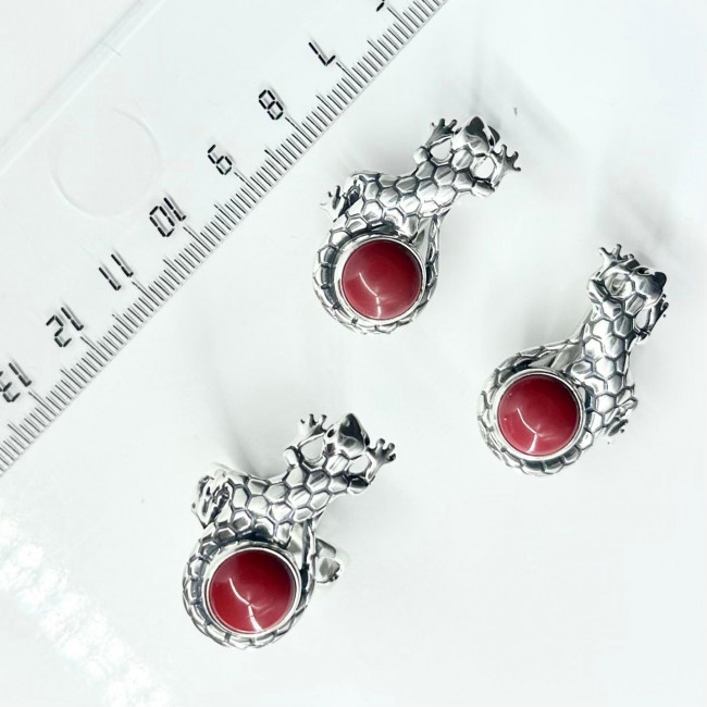 Кольцо к10156 (8.97 г), серебро, красный, коралл (имит) купить в интернет-магазине Циркон С