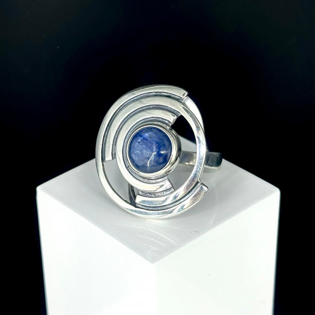 Кольцо к10159 (9.33 г), серебро, синий, кианит купить в интернет-магазине Циркон С