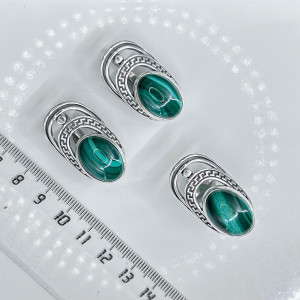 Серьги из серебра с малахитом с10162