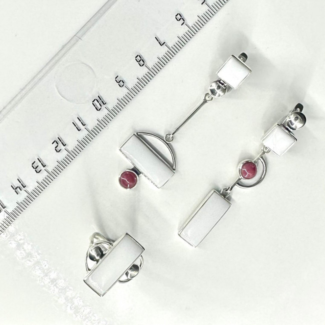 Серьги с10163 (10.94 г), серебро, белый, розовый, кахолонг (имит), родонит купить в интернет-магазине Циркон С