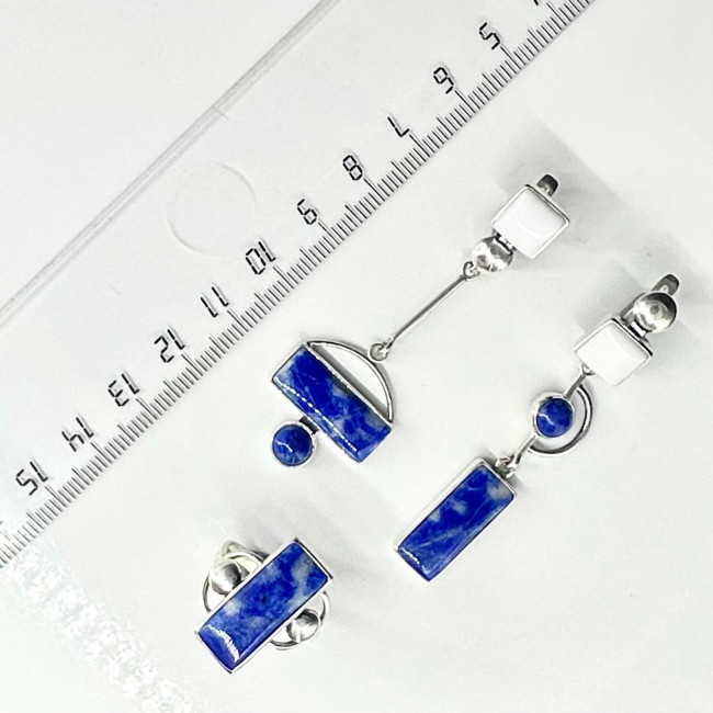 Серьги с10163 (11.09 г), серебро, белый, синий, кахолонг (имит), лазурит купить в интернет-магазине Циркон С