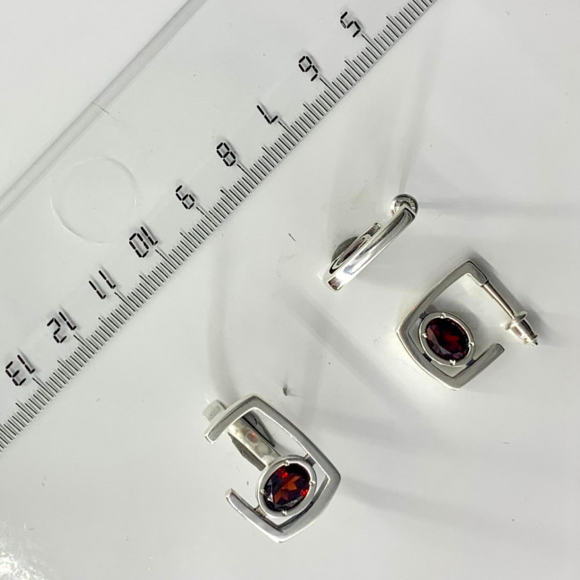 Серьги с10171 (6.89 г), серебро, красный, гранат купить в интернет-магазине Циркон С