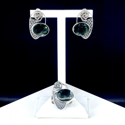 Кольцо к10182 (6.55 г), серебро,  Зеленый Клинохлор купить в интернет-магазине Циркон С