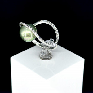 Серебряное кольцо с фианитами к10207