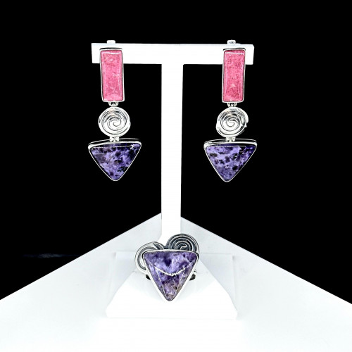 Серьги с10228 (15.87 г), серебро,  Розово-бордовый, Фиолетовый Тулит, Чароит купить в интернет-магазине Циркон С