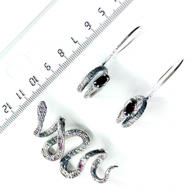 Серьги с10288 (11.28 г), серебро, красный, гранат купить в интернет-магазине Циркон С