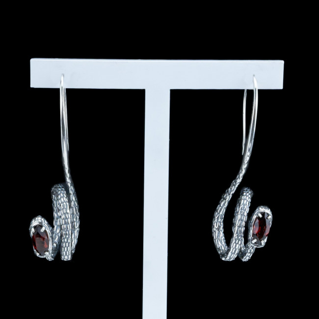 Серьги с10288 (11.28 г), серебро, красный, гранат купить в интернет-магазине Циркон С