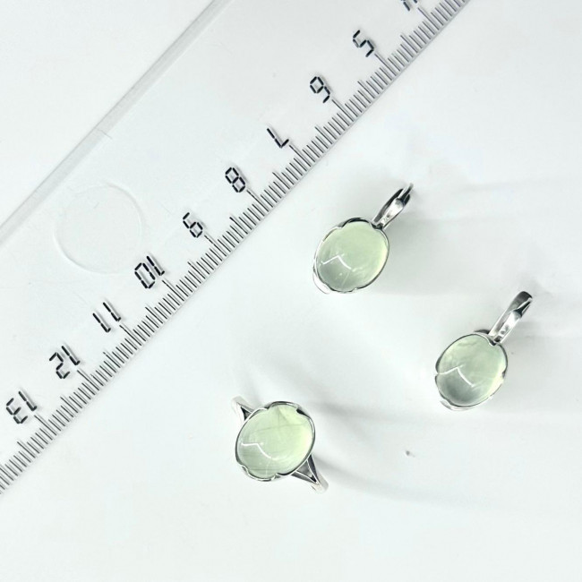 Серебряное кольцо Циркон к1062, зеленый, пренит Кольцо к1062 (2.78 г), серебро, зеленый, пренит купить в интернет-магазине Циркон С
