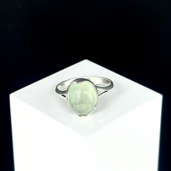 Серебряное кольцо Циркон к1062, зеленый, пренит Кольцо к1062 (2.78 г), серебро, зеленый, пренит купить в интернет-магазине Циркон С