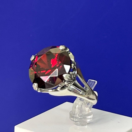 Кольцо к1129 (9.55 г), серебро,  Красный Фианит купить в интернет-магазине Циркон С