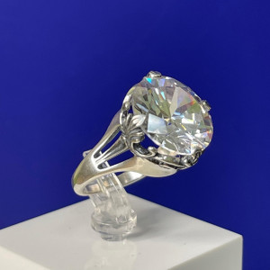 Кольцо с фианитом из серебра к1129
