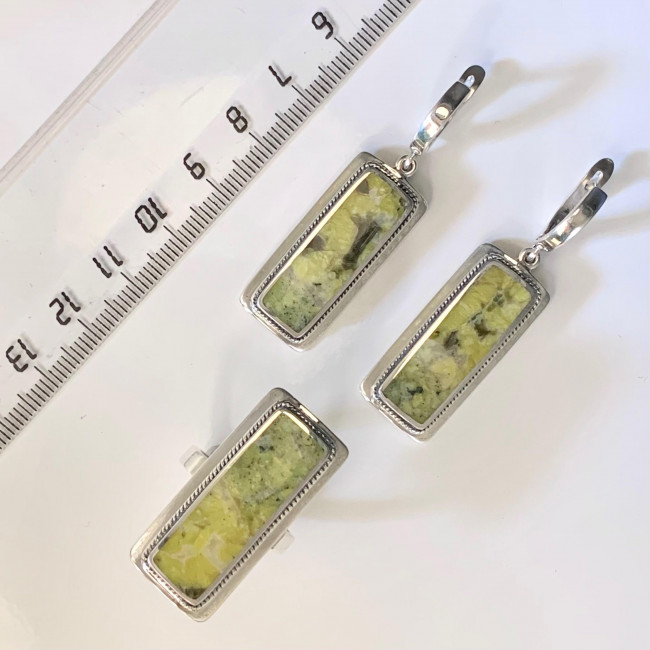Серьги с1324 (15.70 г), серебро, зелено-желтый, лизардит купить в интернет-магазине Циркон С