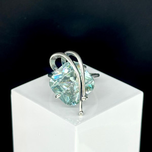 Серебряное кольцо с фианитами к1381