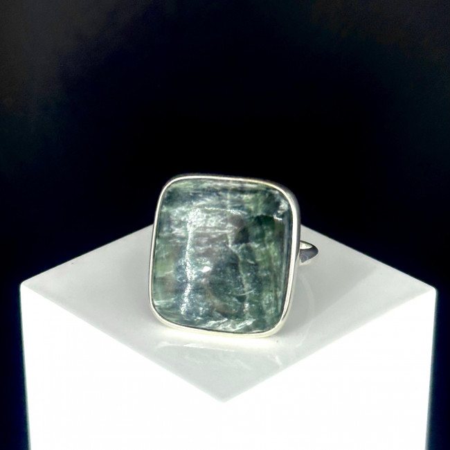 Кольцо к1450 (5.55 г), серебро, зеленый, клинохлор купить в интернет-магазине Циркон С