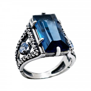 Серебряное кольцо с фианитами к1558
