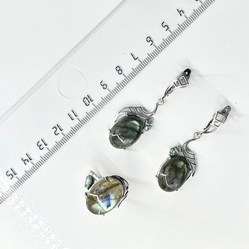 Серьги с1570 (9.90 г), серебро,  Зеленый Лабрадор, Фианит купить в интернет-магазине Циркон С