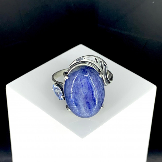 Кольцо к1570 (5.30 г), серебро, синий, голубой, кианит, фианит купить в интернет-магазине Циркон С