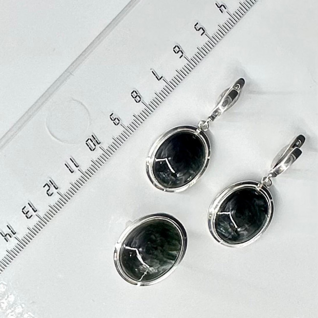 Серебряное кольцо Циркон к1582, зеленый, клинохлор Кольцо к1582 (7.67 г), серебро, зеленый, клинохлор купить в интернет-магазине Циркон С