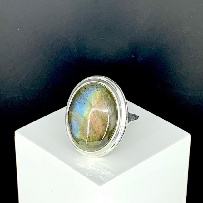 Серебряное кольцо Циркон к1582, зеленый, лабрадор Кольцо к1582 (7.22 г), серебро, зеленый, лабрадор купить в интернет-магазине Циркон С