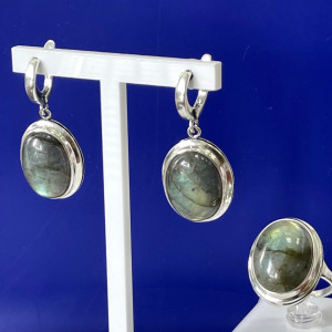 Кольцо к1582 (6.70 г), серебро,  Зеленый Лабрадор купить в интернет-магазине Циркон С