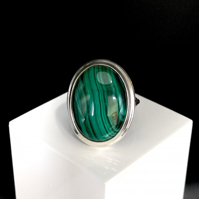 Серебряное кольцо Циркон к1582, зеленый, малахит Кольцо к1582 (8.06 г), серебро, зеленый, малахит купить в интернет-магазине Циркон С