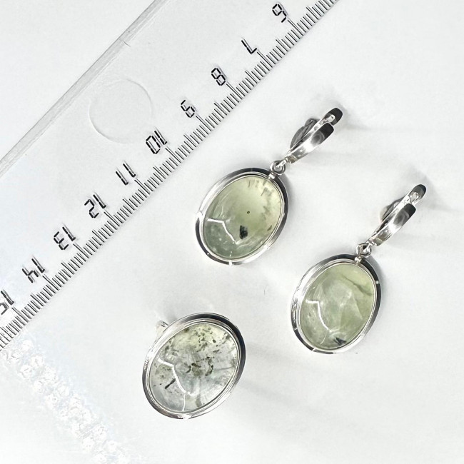Серебряное кольцо Циркон к1582, зеленый, пренит Кольцо к1582 (7.07 г), серебро, зеленый, пренит купить в интернет-магазине Циркон С